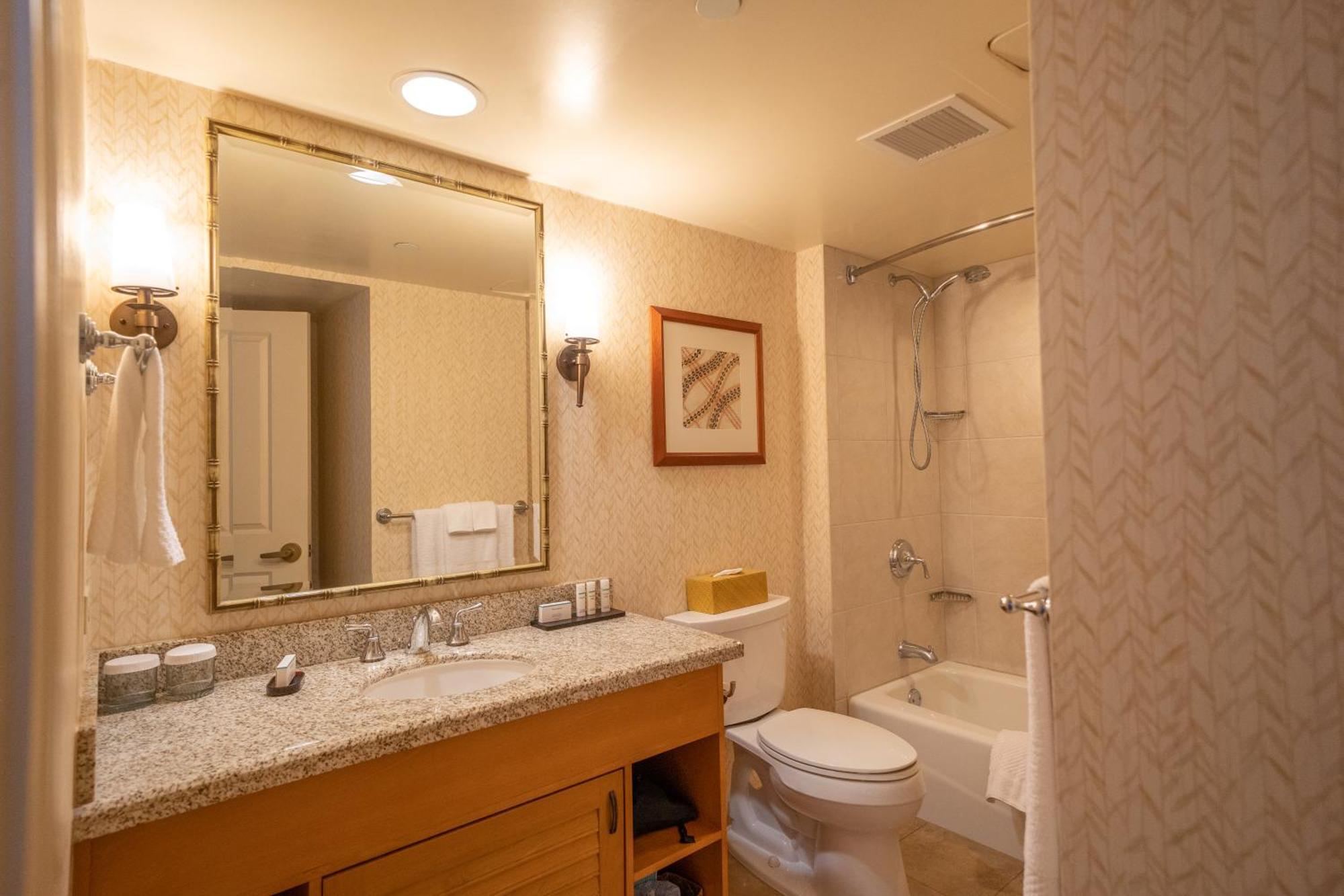 Suite Queen con 2 Letti Queen-Size e Vista Piscina